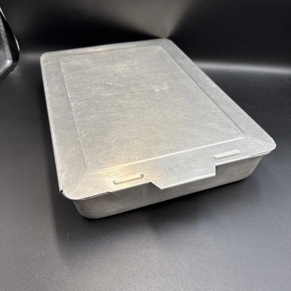 Vintage Aluminum 12 3/4 x 9 x 2 1/4 Bakeware Rolled Rim with slide on lid